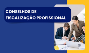 Card de divulgação de curso com fundo dividido em azul-escuro e amarelo. À esquerda, sobre um retângulo azul, está o título em letras brancas: "Conselhos de Fiscalização Profissional".