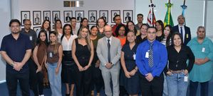 Desembargador federal Mairan Maia, estudantes e professores da Universidade Anhanguera - Campus Itaquera.